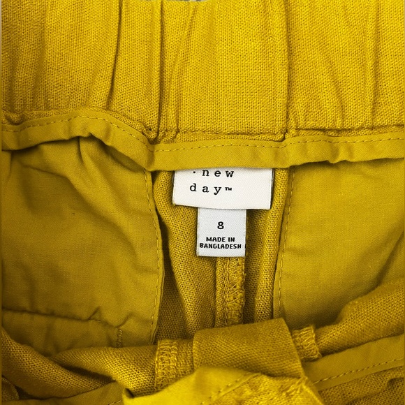 Linen short. Size 8. - Picture 2 of 3